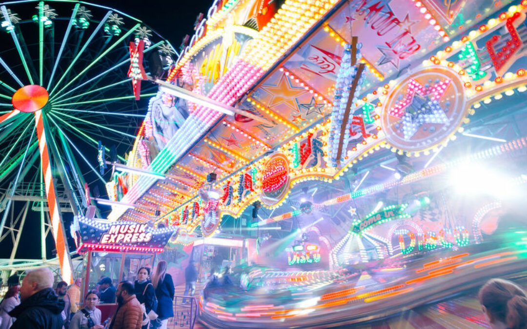 Zucker­watte, Ketten­flieger & Co.: Osnabrück feiert Sommer­jahr­markt