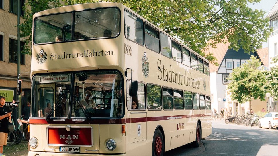 Historischer Doppeldeckerbus für Stadtrundfahrten