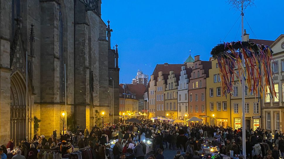 Nachtflohmarkt auf dem Markt