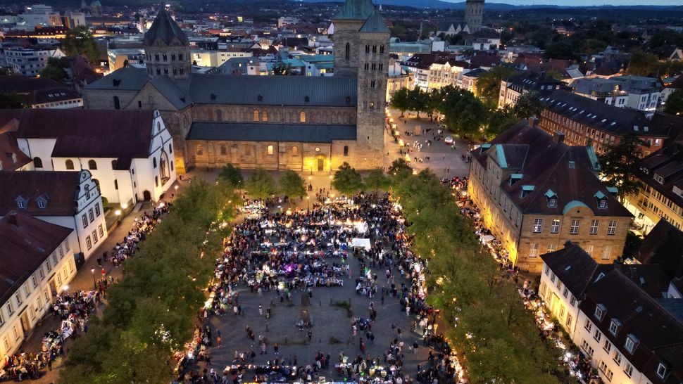 Nachtflohmarkt am Dom im Herbst 2023.