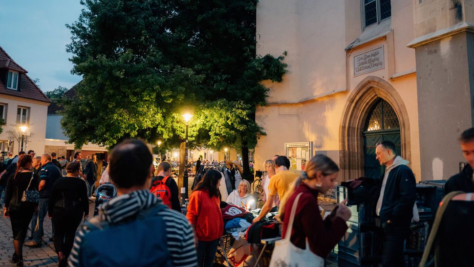 Nachtflohmarkt an der Katharinenkirche.