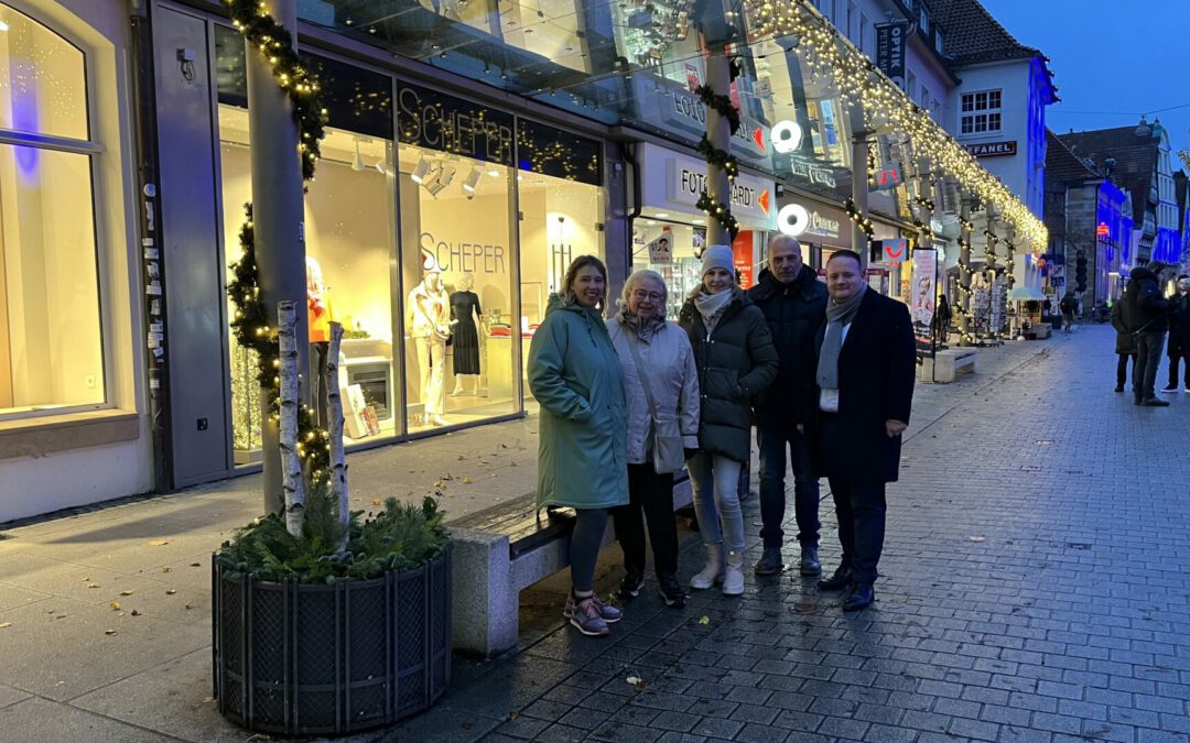 Osnabrück strahlt: Weihnachts­be­leuchtung bringt festliche Stimmung in die Stadt